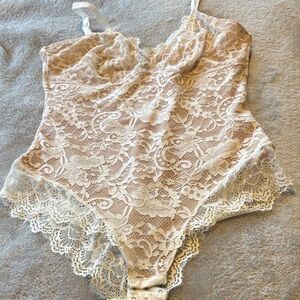 Pinsy XL Elegant Lace Shapewear Bodysuit - Cream